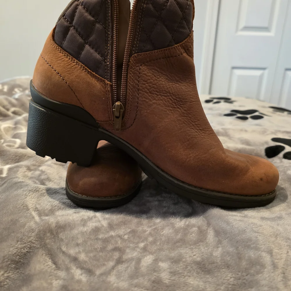 Merrell Brown and Gr Woman Boots - Picture 4 of 8